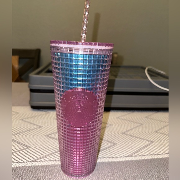 Starbucks cup/tumbler. - Picture 3 of 3